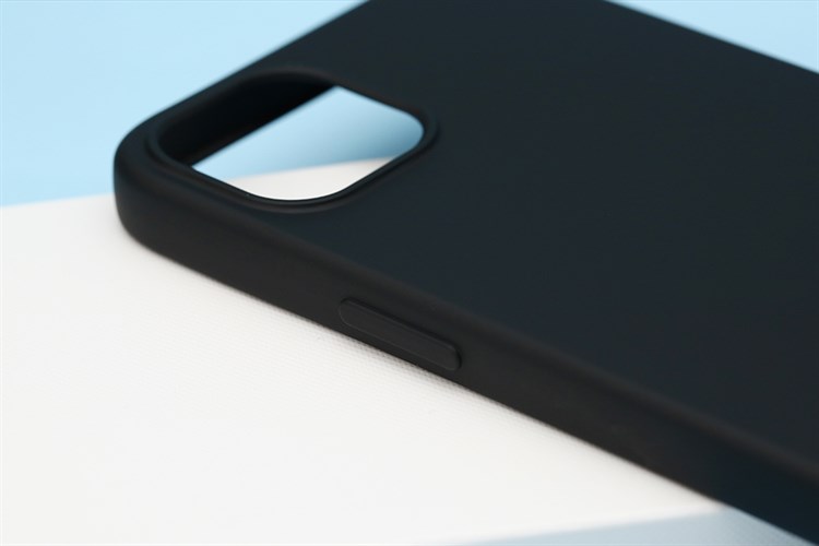 Ốp lưng iPhone 13 Silicone OSMIA Màu Đen