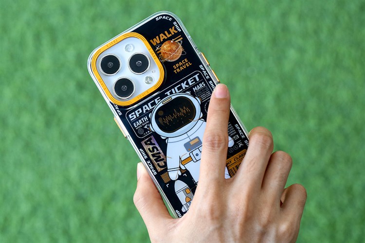 Ốp lưng iPhone 14 Pro Max Nhựa cứng viền dẻo TGVIS Phi hành gia Chính hãng Màu Đen