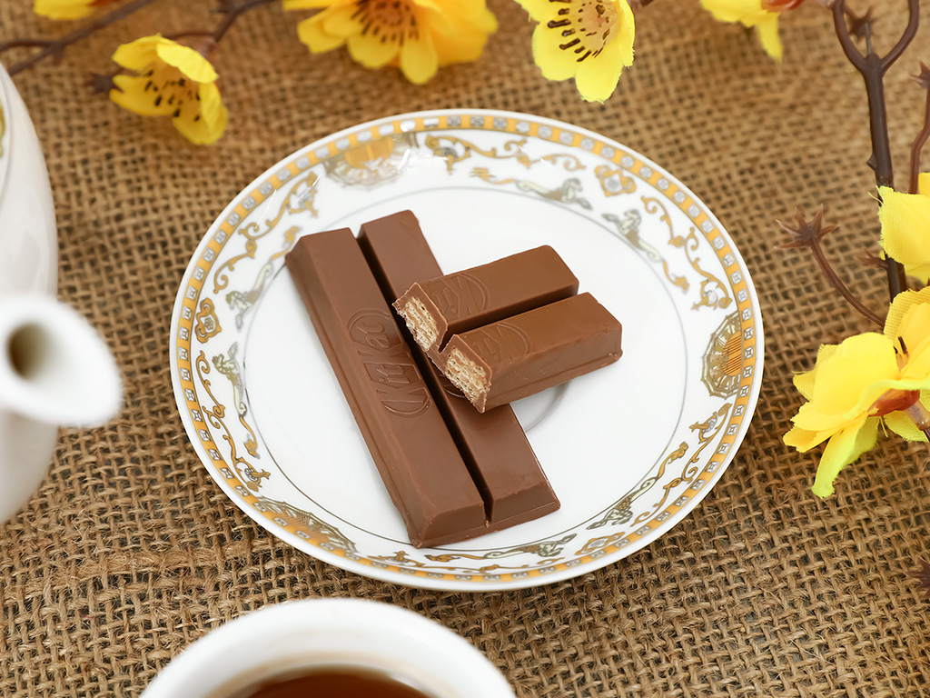 Bánh xốp phủ socola sữa KitKat hộp 150g