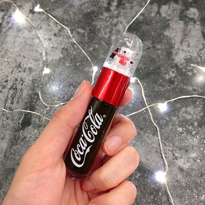 Cận cảnh bộ mỹ phẩm TheFaceShop x Coca Cola mới ra mắt đẹp mê ly