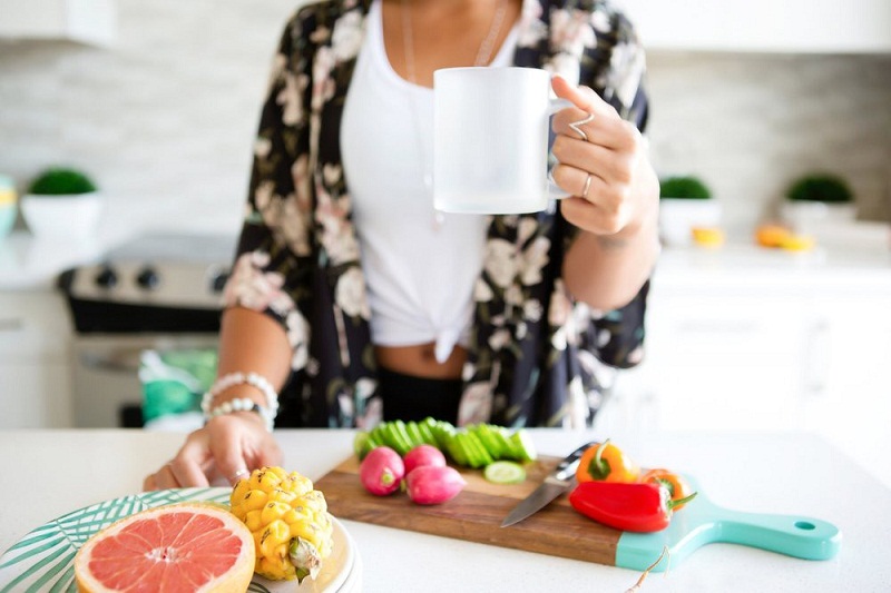 Nhờ chế độ detox đúng cách và hợp lý, cô gái này đã đánh bay hoàn toàn lũ mụn chi chít trên khuôn m