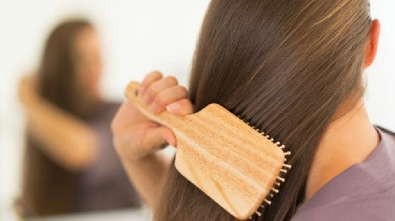 Hướng dẫn chi tiết cách sử dụng tinh dầu dưỡng tóc đúng cách