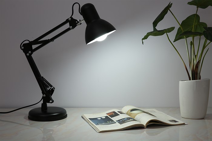 Đèn bàn học Sunhouse SHE-13LED-A6 Màu Đen