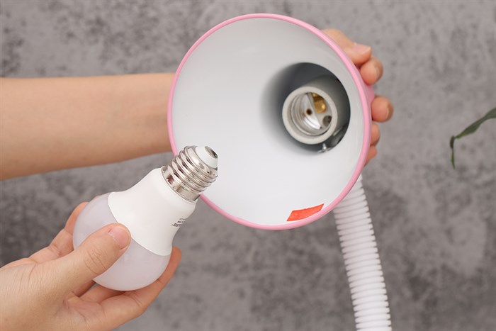 Đèn bàn học Sunhouse SHE-16LED-A6 Màu Trắng - Hồng