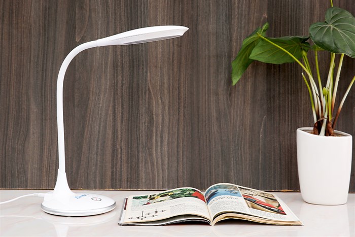 Đèn bàn Apex APE-01LED Màu Trắng