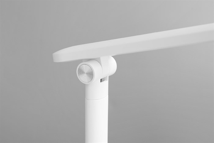 Đèn bàn sạc LED Panasonic HHGLT034188 Màu Trắng