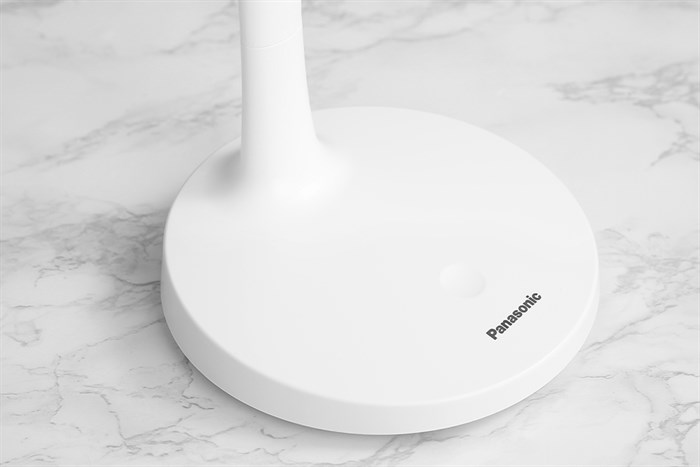 Đèn bàn sạc LED Panasonic HHGLT034188 Màu Trắng