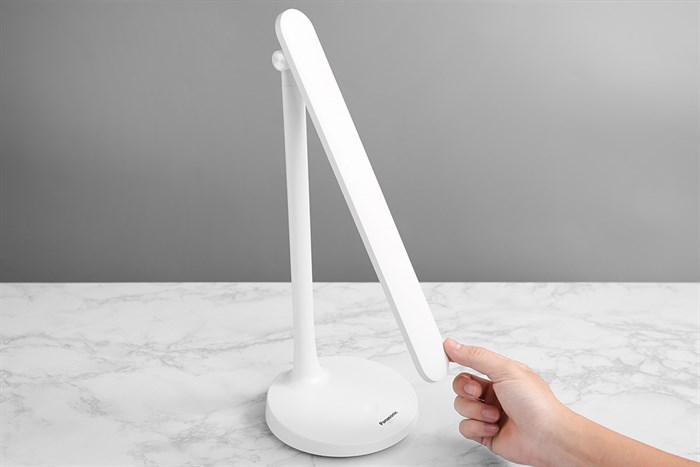 Đèn bàn sạc LED Panasonic HHGLT034188 Màu Trắng