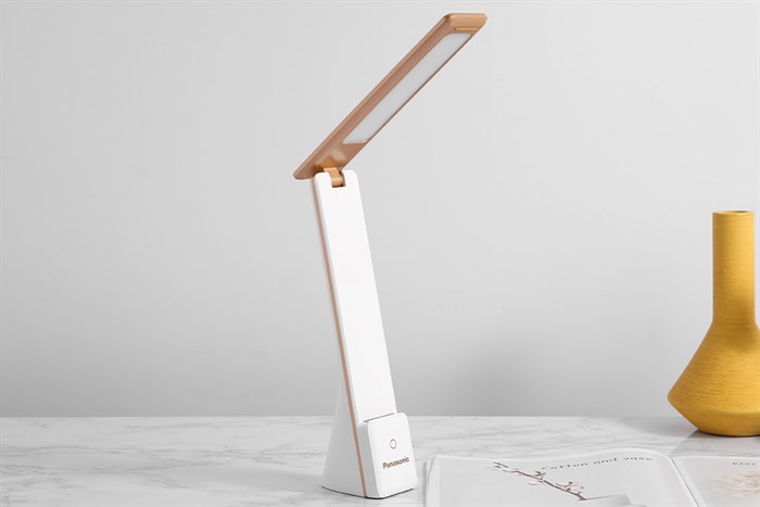 Đèn bàn sạc LED Panasonic HHGLT0339W88L Trắng Màu Trắng - Vàng