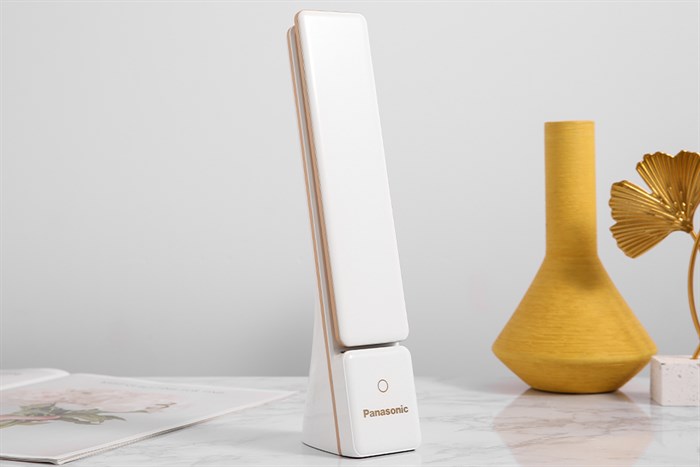 Đèn bàn sạc LED Panasonic HHGLT0339W88L Trắng Màu Trắng - Vàng