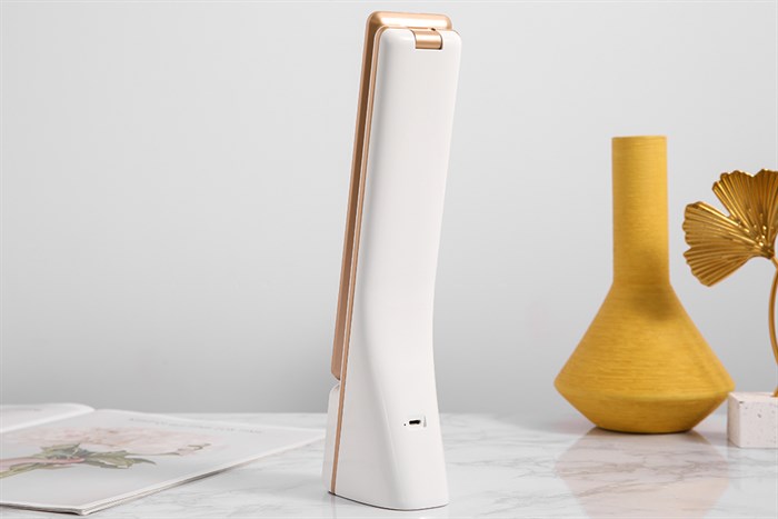 Đèn bàn sạc LED Panasonic HHGLT0339W88L Trắng Màu Trắng - Vàng