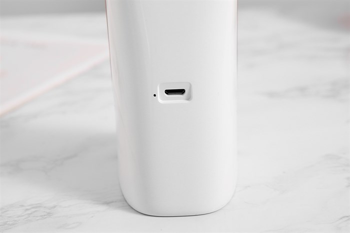 Đèn bàn sạc LED Panasonic HHGLT0339W88L Trắng Màu Trắng - Vàng