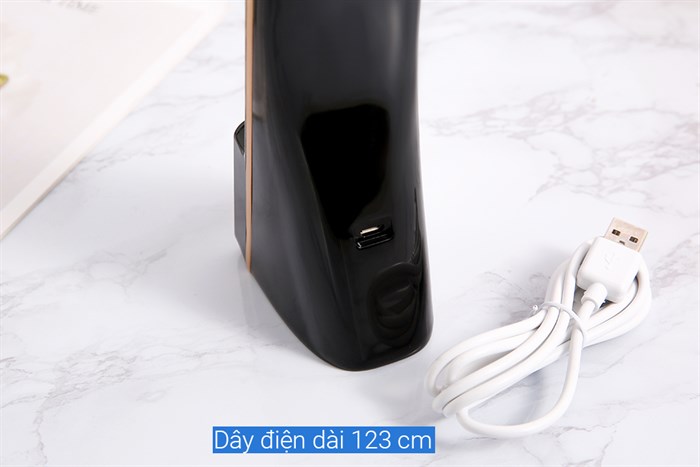 Đèn bàn sạc LED Panasonic HHGLT0339B88L Đen Màu Đen