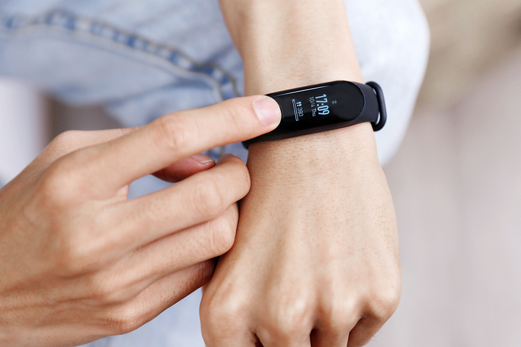 Vòng đeo tay thông minh Mi Band 3 Màu Đen