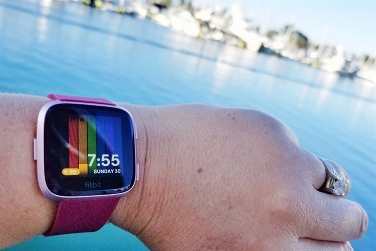 Đồng hồ thông minh Fitbit Versa dây cao su