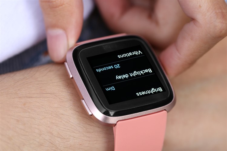 Đồng hồ thông minh Fitbit Versa dây cao su