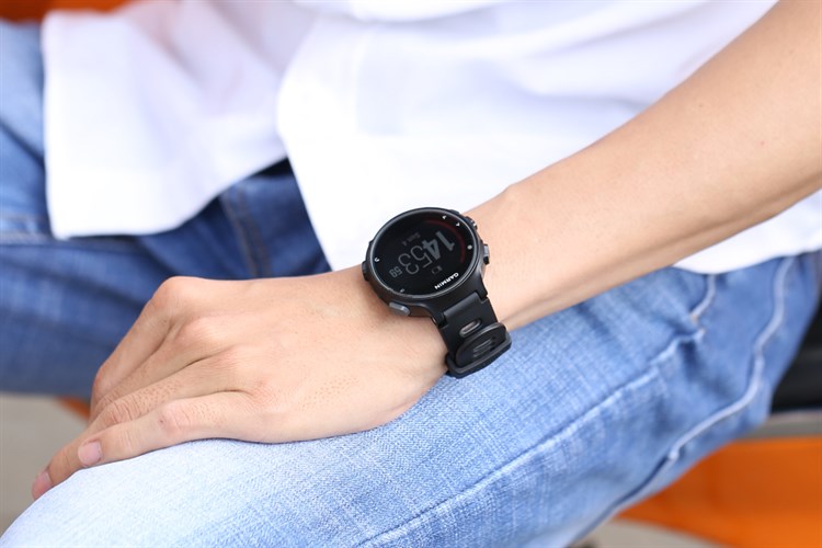 Đồng hồ thông minh Garmin Forerunner 735XT Màu Đen