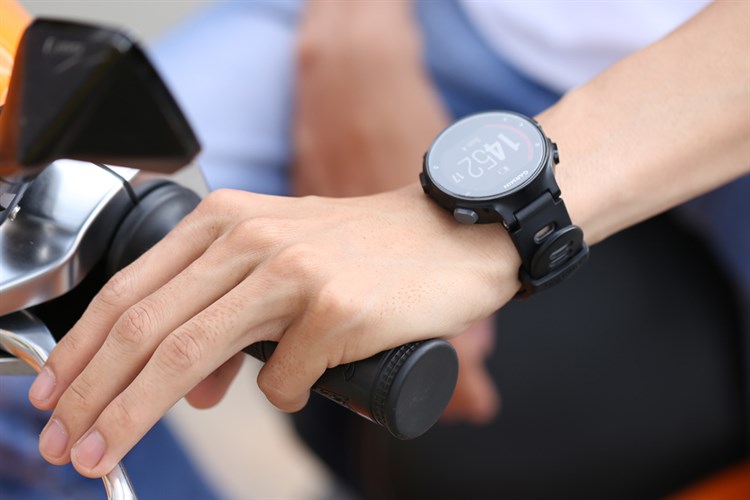 Đồng hồ thông minh Garmin Forerunner 735XT Màu Đen