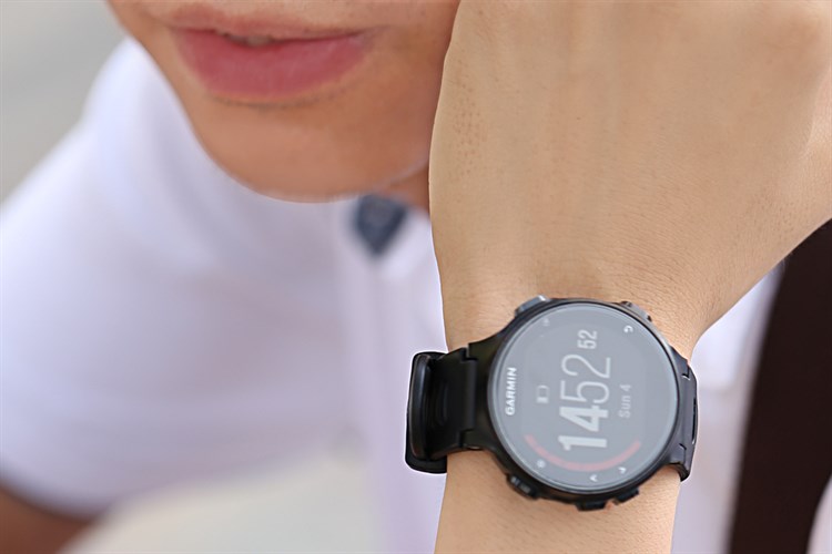 Đồng hồ thông minh Garmin Forerunner 735XT Màu Đen