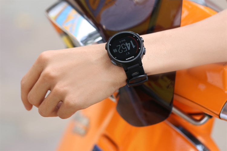 Đồng hồ thông minh Garmin Forerunner 735XT Màu Đen
