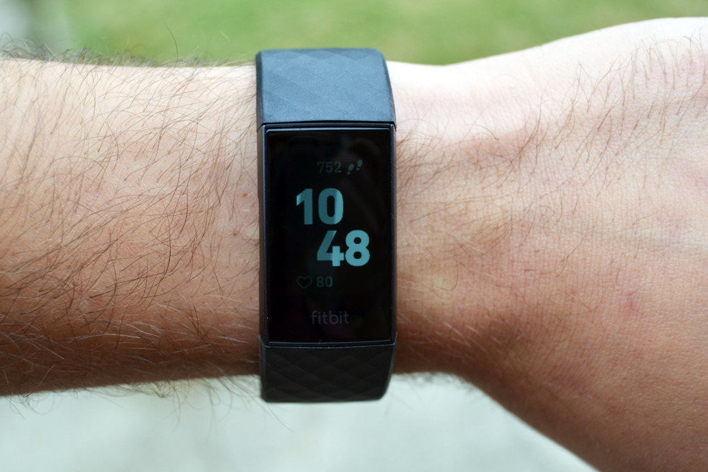Vòng đeo thông minh Fitbit Charge 3 Màu Đen