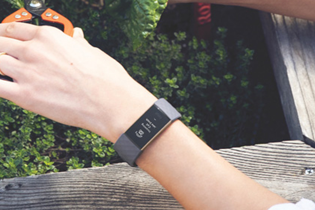 Vòng đeo thông minh Fitbit Charge 3 Màu Xanh Dương