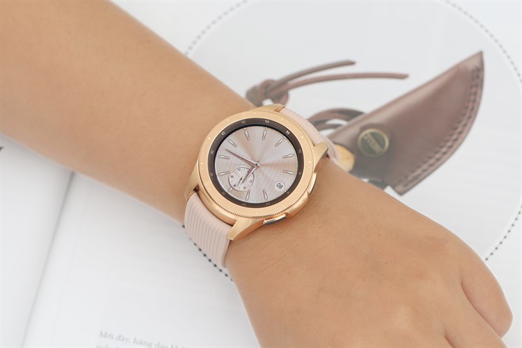 Đồng hồ thông minh Samsung Galaxy Watch 42mm Màu Hồng phấn