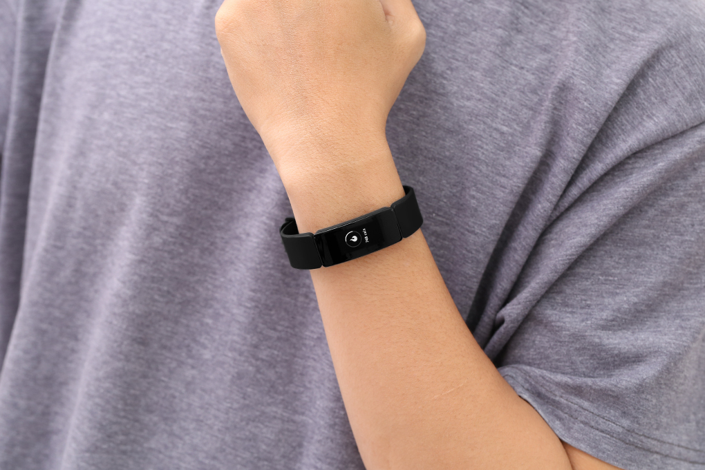 Vòng đeo thông minh Fitbit Inspire HR Màu Đen