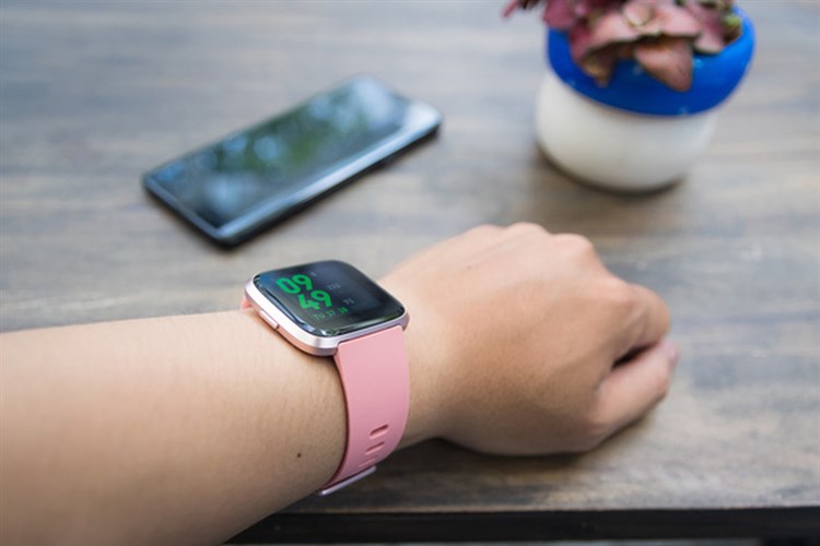 Vòng đeo tay thông minh Fitbit Versa Lite Màu Hồng