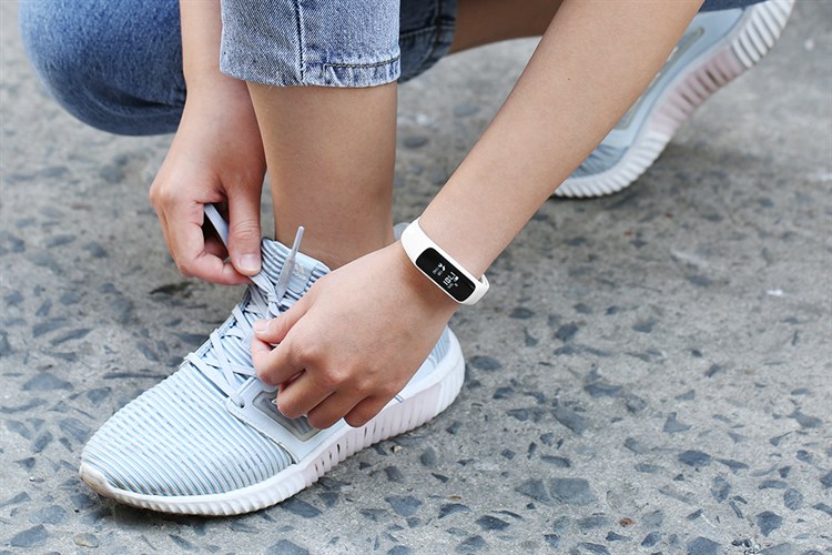 Vòng đeo tay thông minh Samsung Galaxy Fit e R375 Màu Trắng