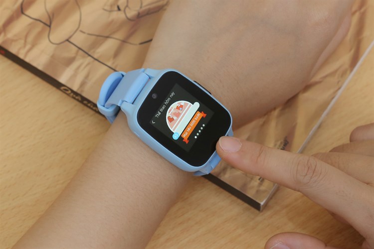 Đồng hồ định vị trẻ em Masstel Super Hero Màu Xanh Dương