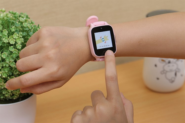 Đồng hồ định vị trẻ em Masstel Super Hero Màu Hồng