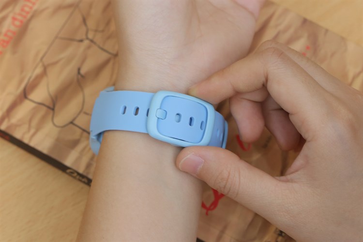 Đồng hồ định vị trẻ em Masstel Super Hero Màu Xanh Dương