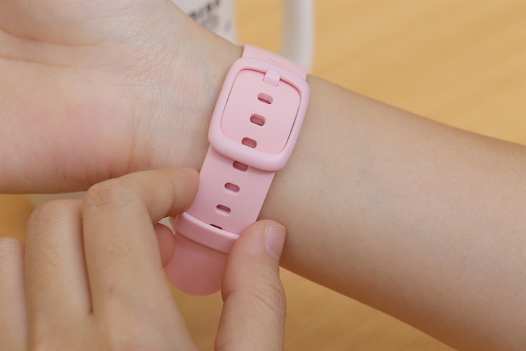 Đồng hồ định vị trẻ em Masstel Super Hero Màu Hồng