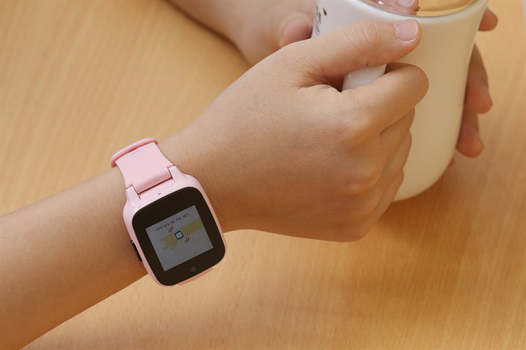 Đồng hồ định vị trẻ em Masstel Super Hero Màu Hồng