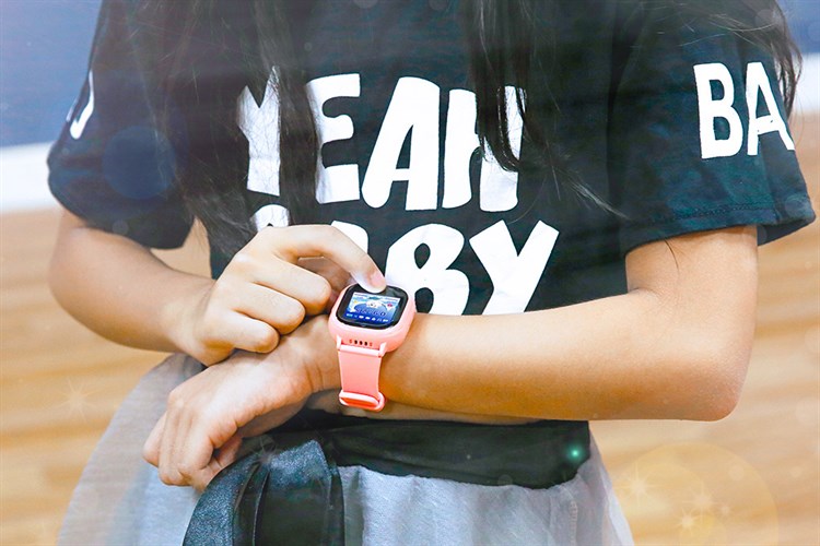 Đồng hồ định vị trẻ em Kidcare 06S Màu Hồng