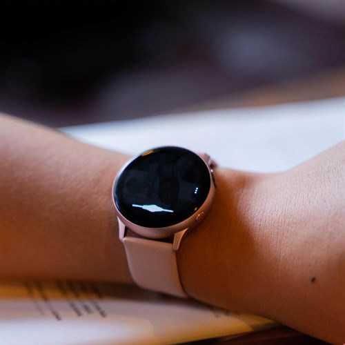 Đồng hồ thông minh Samsung Galaxy Watch Active 2 40mm Hồng Màu Hồng