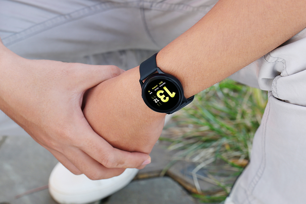 Đồng hồ thông minh Samsung Galaxy Watch Active 2 40mm Đen Màu Đen