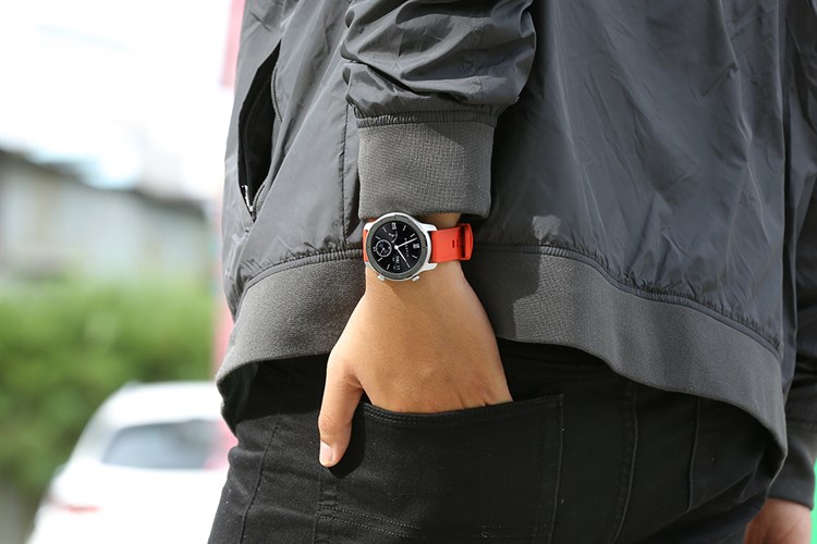 Đồng hồ thông minh Huami Amazfit GTR 42mm đỏ Màu Đỏ
