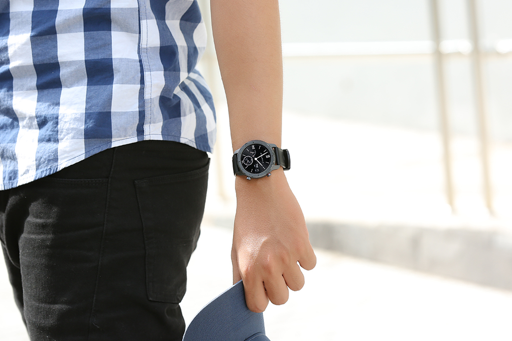Đồng hồ thông minh Huami Amazfit GTR 42mm đen Màu Đen