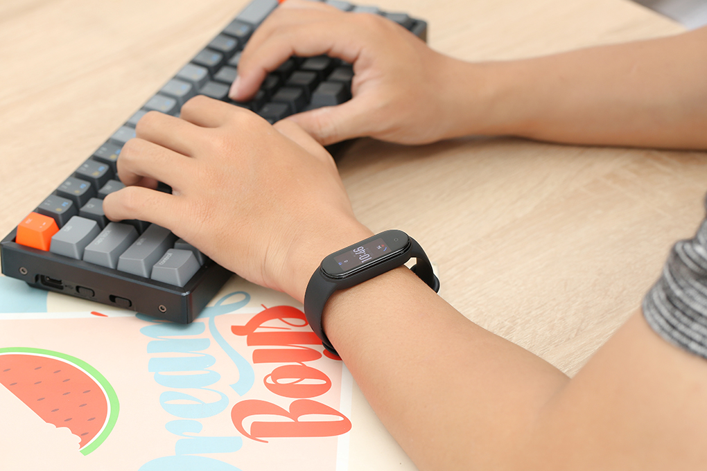 Vòng đeo tay thông minh Mi Band 5 Màu Đen