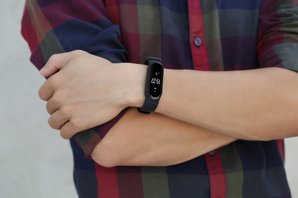 Vòng đeo tay thông minh Mi Band 5 Màu Đen