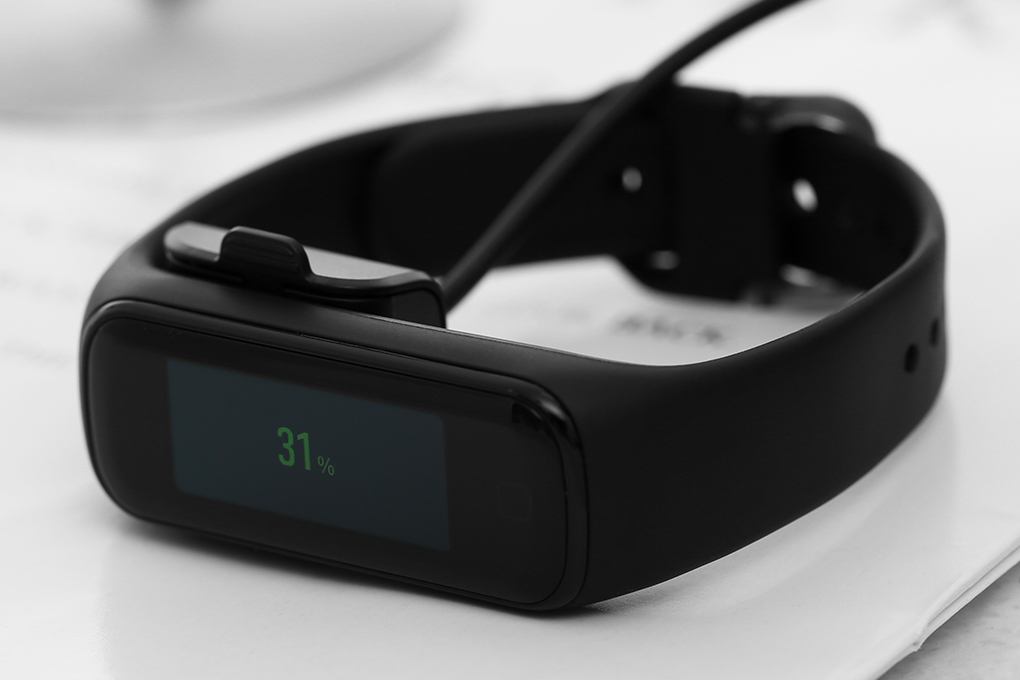 Vòng tay thông minh Samsung Galaxy Fit2 Đen Màu Đen