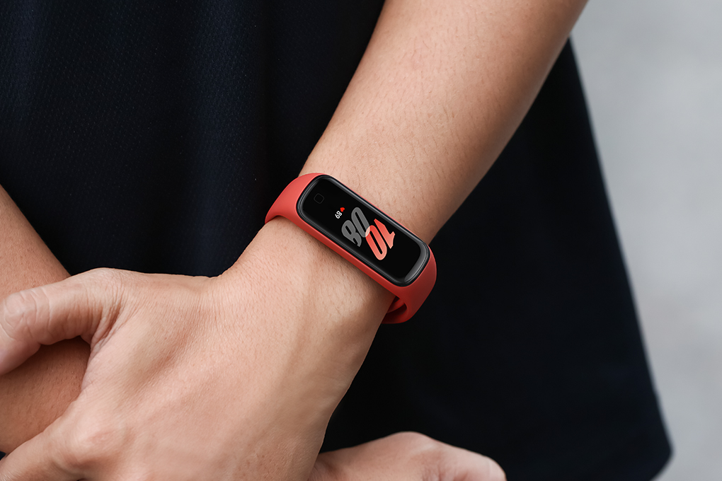 Vòng tay thông minh Samsung Galaxy Fit2 đỏ