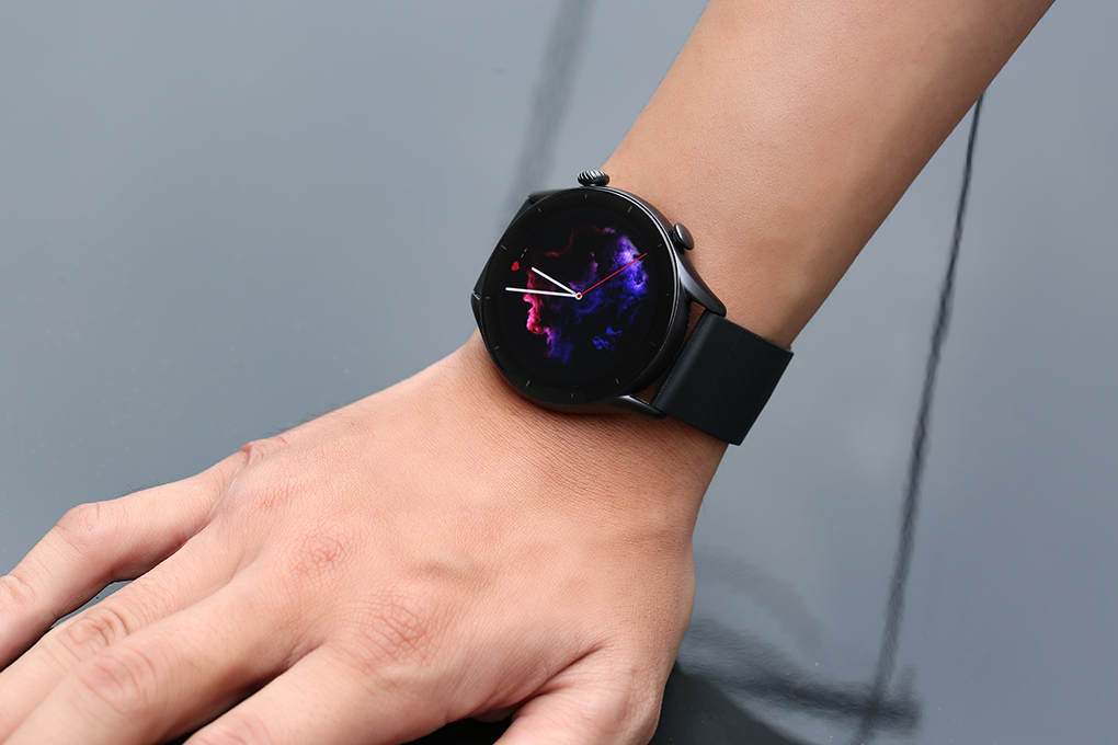 Chiếc đồng hồ thông minh mới nhất của Amazfit, GTR 3 với thiết kế sang trọng và công nghệ tiên tiến sẽ cho bạn trải nghiệm đỉnh cao của sự thông minh. Bạn sẽ được đắm chìm trong âm nhạc, kiểm soát sức khỏe và lộ trình chạy, đi bộ - tất cả trong một chiếc đồng hồ. Hãy xem hình ảnh của GTR 3 để khám phá thế giới thông minh mới nhất này.