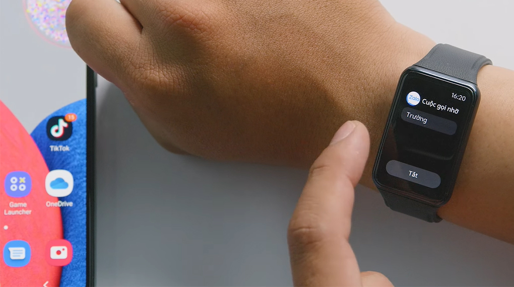 Đồng hồ thông minh Oppo Watch Free - Thông báo cuộc gọi