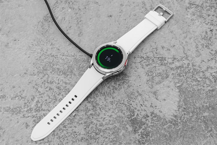 Đồng hồ thông minh Samsung Galaxy Watch4 Classic 42mm Màu Trắng