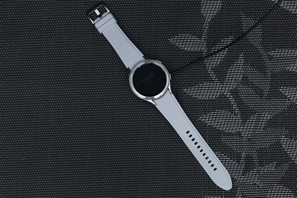 Đồng hồ thông minh Samsung Galaxy Watch4 Classic 46mm Màu Bạc