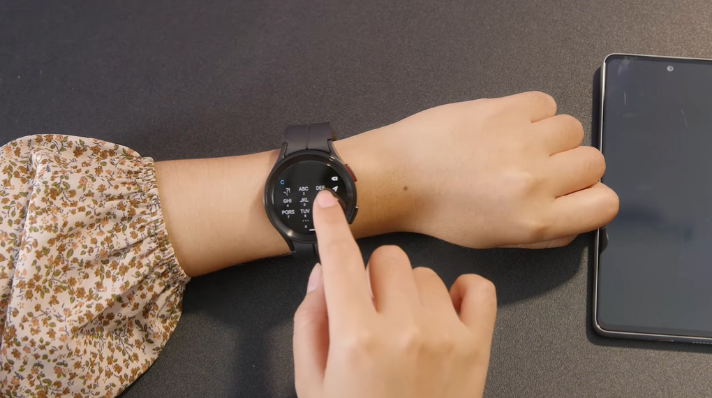 Samsung Galaxy Watch5 Pro LTE 45mm - Trả lời tin nhắn