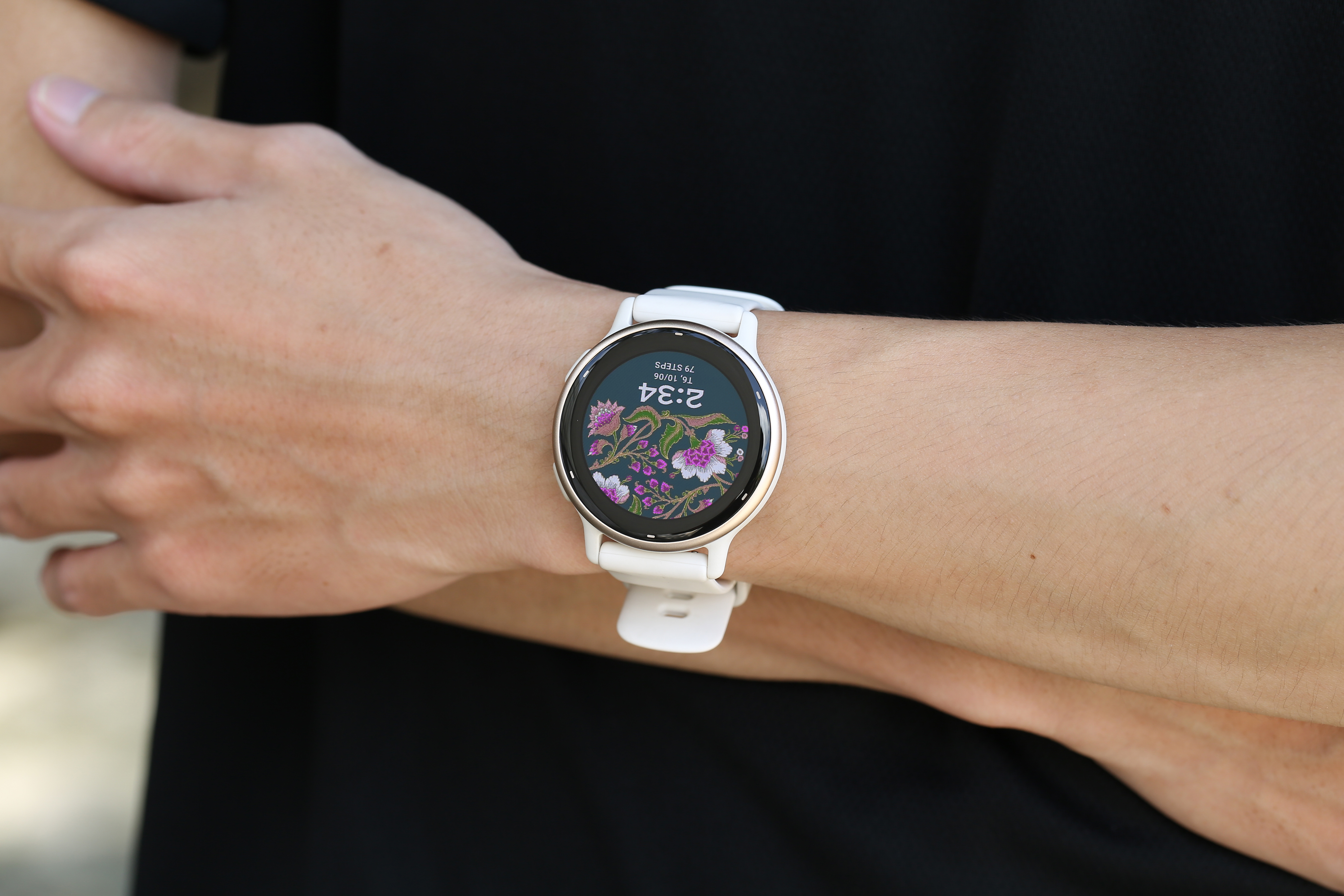 Garmin Vivoactive 5 42.2mm dây silicone Màu Trắng
